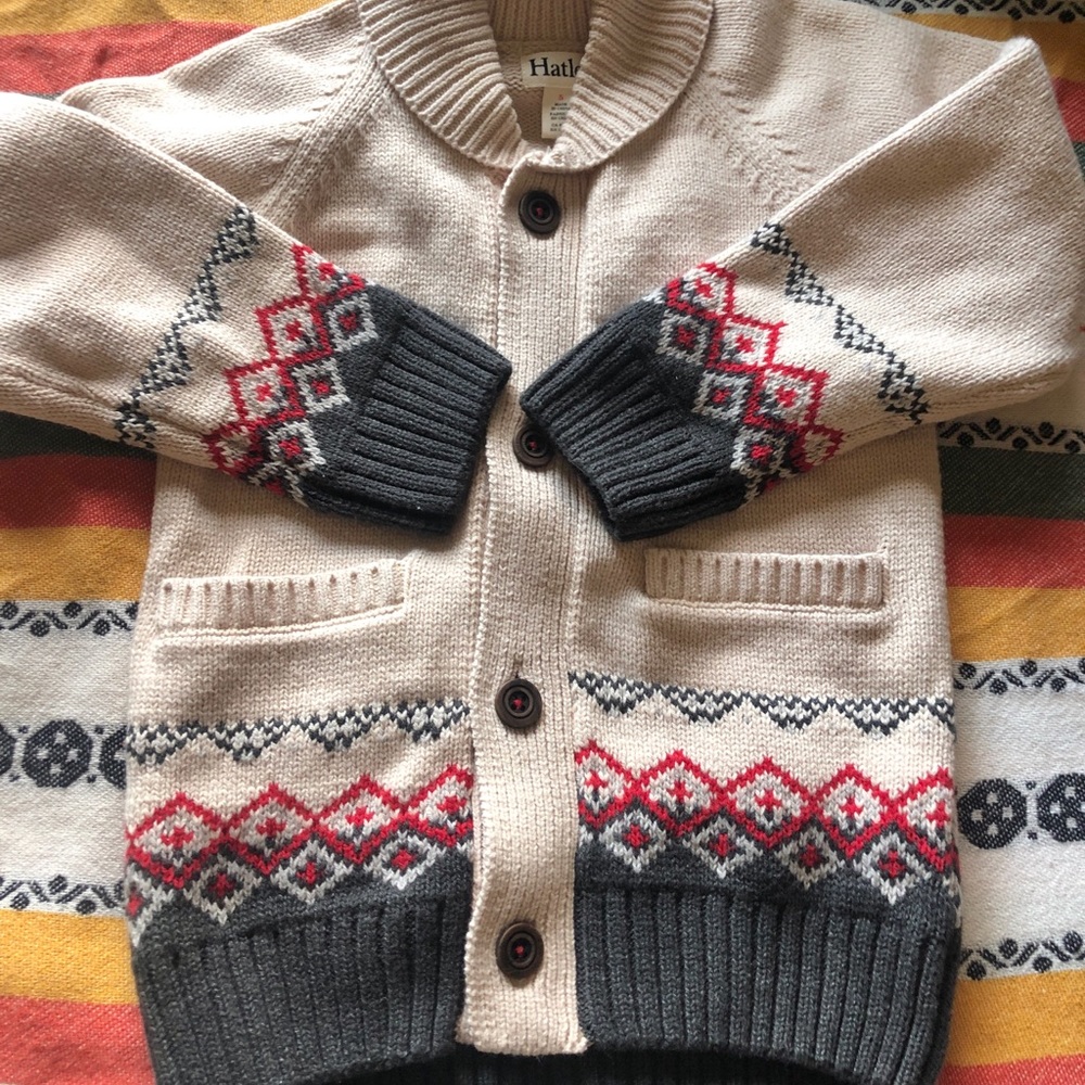 Boys sweater size 5 - Picture 2 of 3